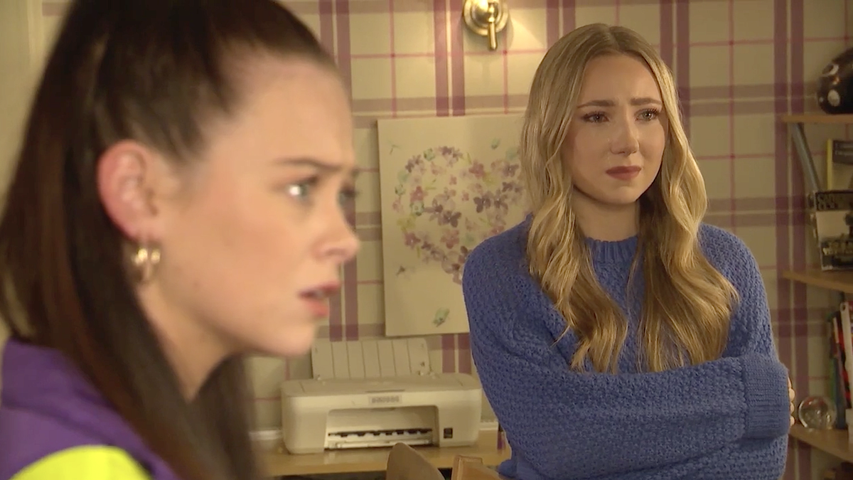 preview for Hollyoaks Soap Scoop! Misbah is threatened by Ali
