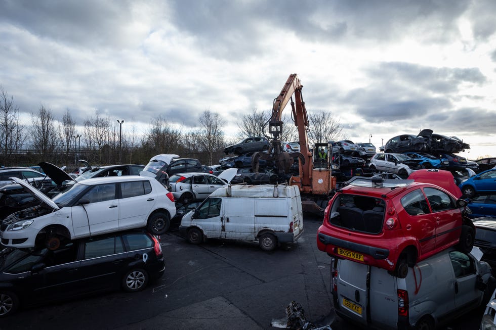 hollyoaks scrapyard