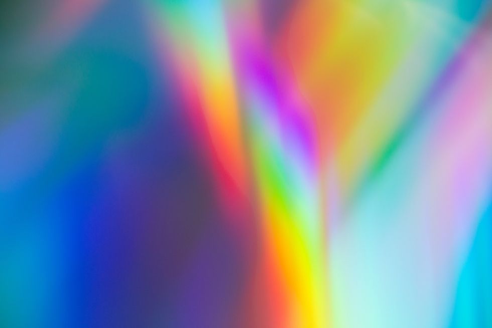 holographic paper reflects rainbow colored light