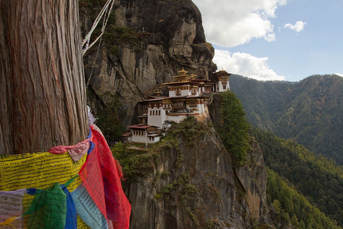 Dit klooster klampt zich vast aan een klif in de Parovallei van Bhutan waar de Tweede Boeddha zou hebben gemediteerd