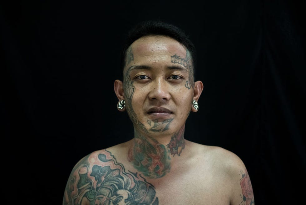 Hombre tatuado