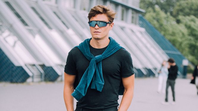 Responder Oxido sangre Las gafas de sol de ciclismo se convierten en nueva clave de moda masculina  del verano