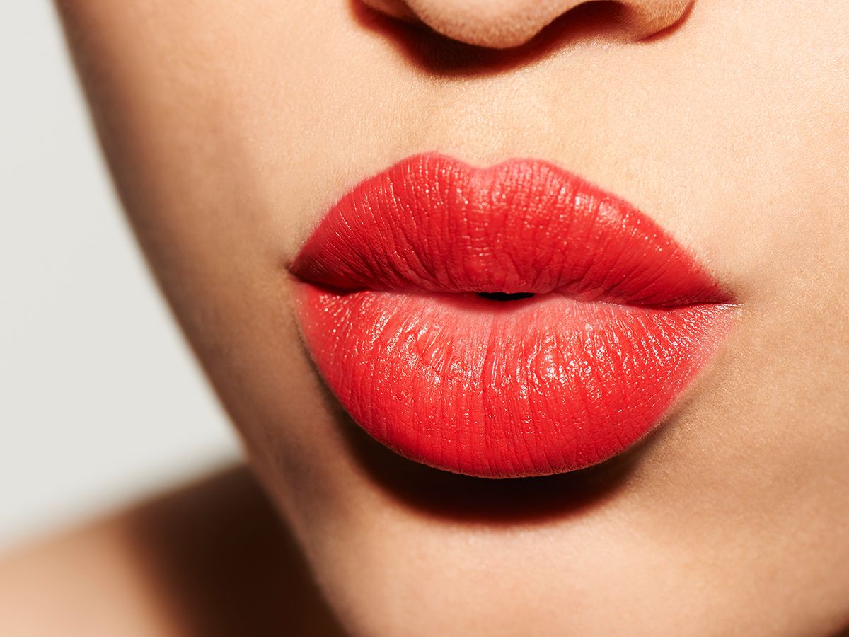 El 'plumping gloss', la tendencia en labiales que agranda tus labios sin  necesidad de pinchazos
