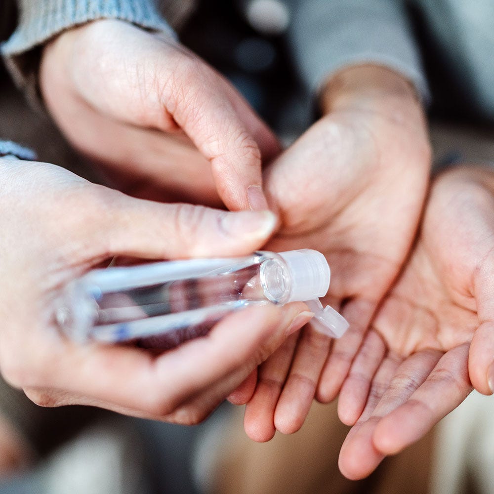 Hacer gel desinfectante de manos casero puede ser peligroso