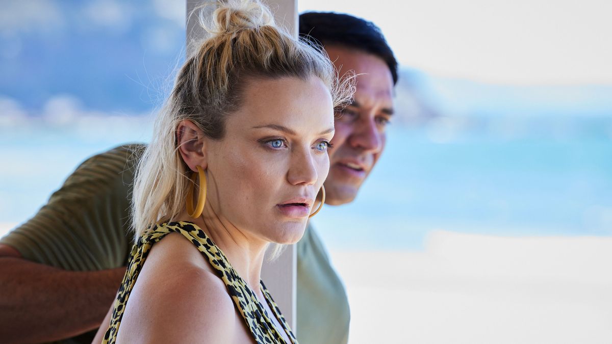 preview for Home and Away Soap Scoop! Car crash aftermath revealed
