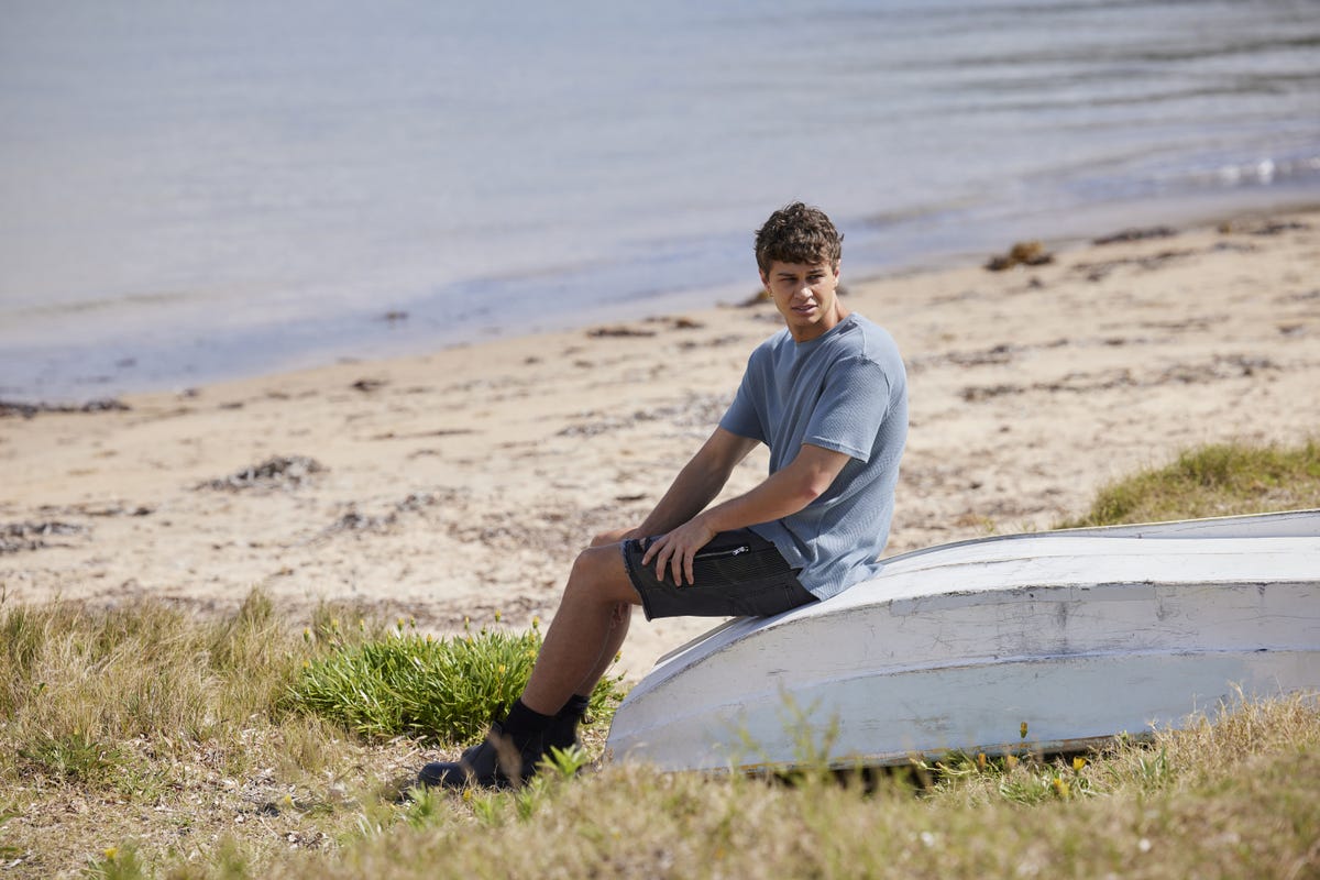 Home and Away casts Matt Evans as Leah's 'ladies man' nephew Theo, Soaps