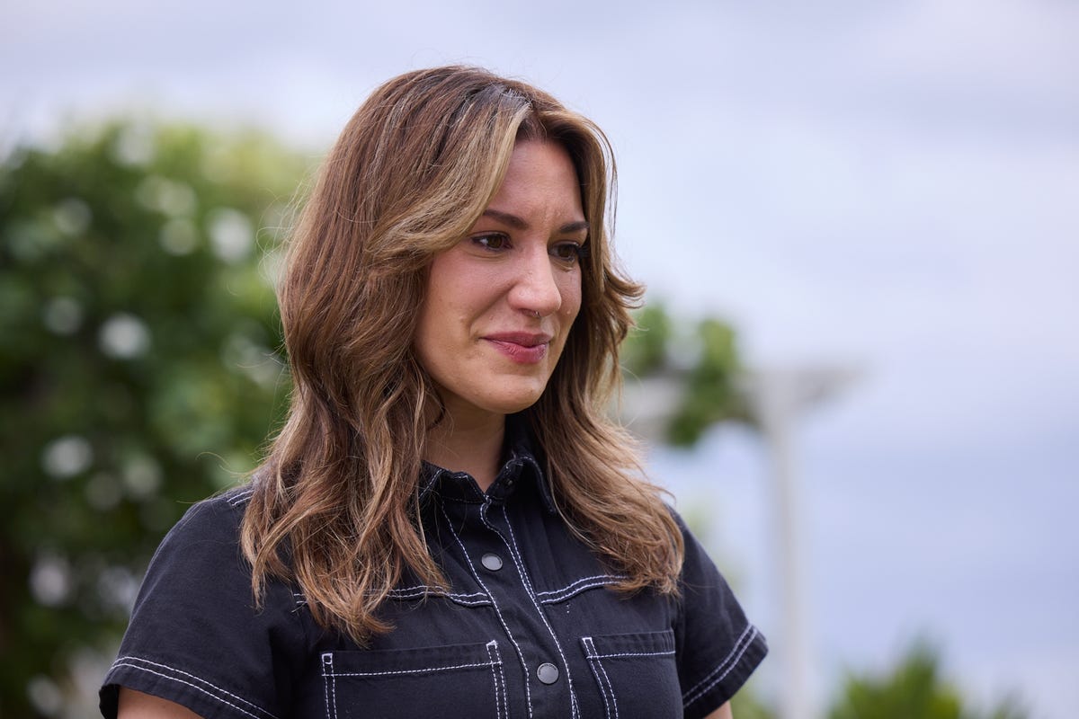 Home and Away Soap Scoop! Lacey's sister arrives