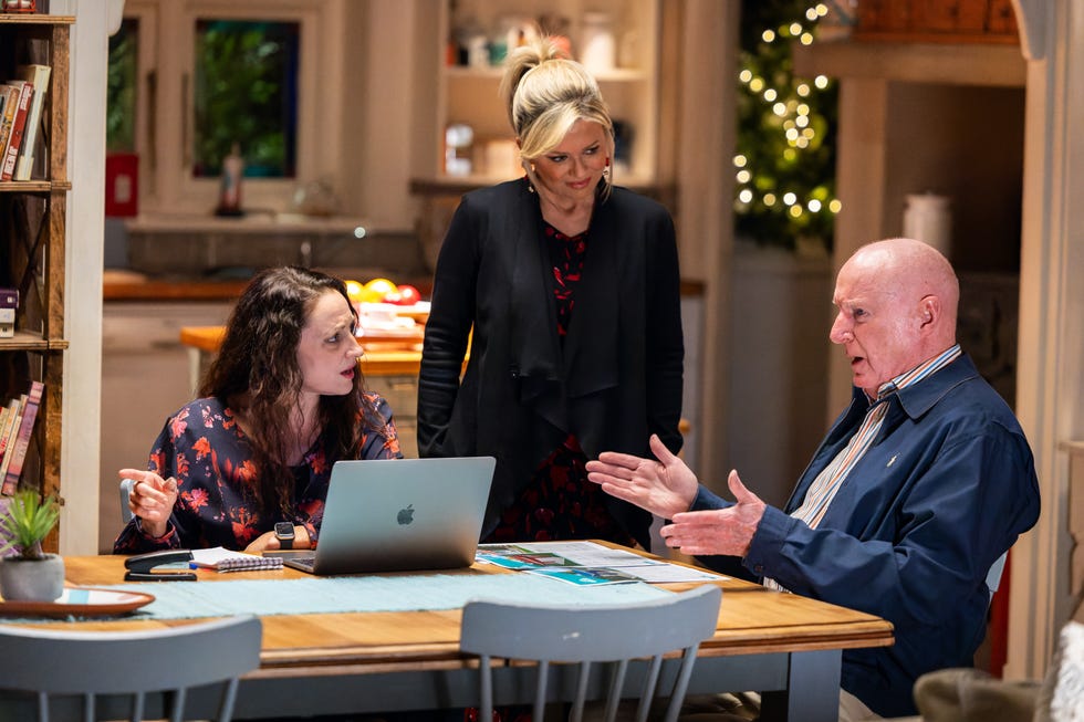 roo stewart, marilyn chambers and alf stewart in home and away