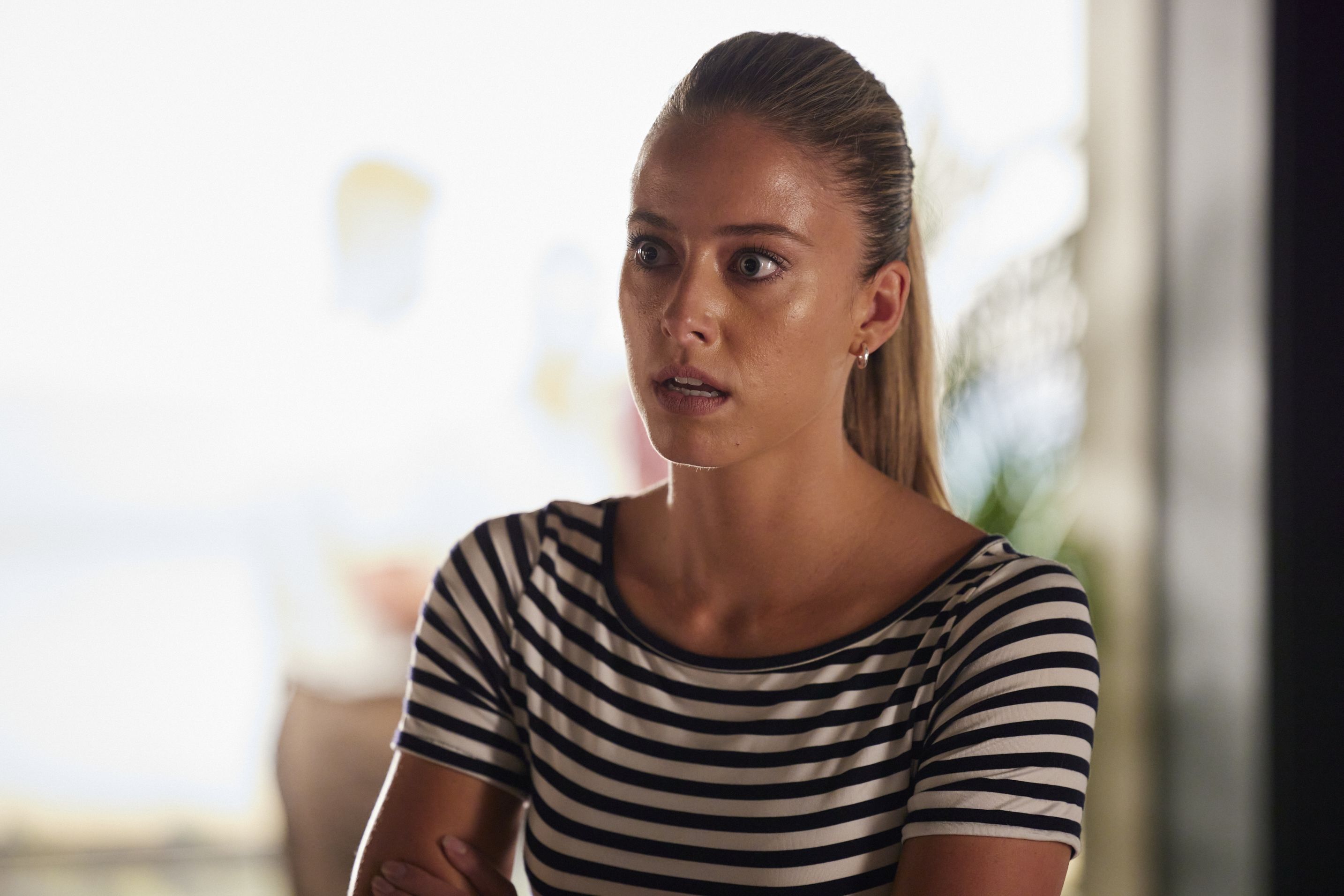 Home and Away's Felicity Newman deceives Tane Parata in new scenes