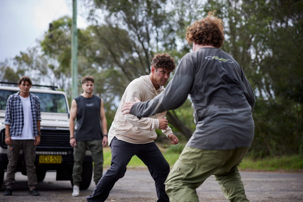 mali hudson fights gordie allen in home and away