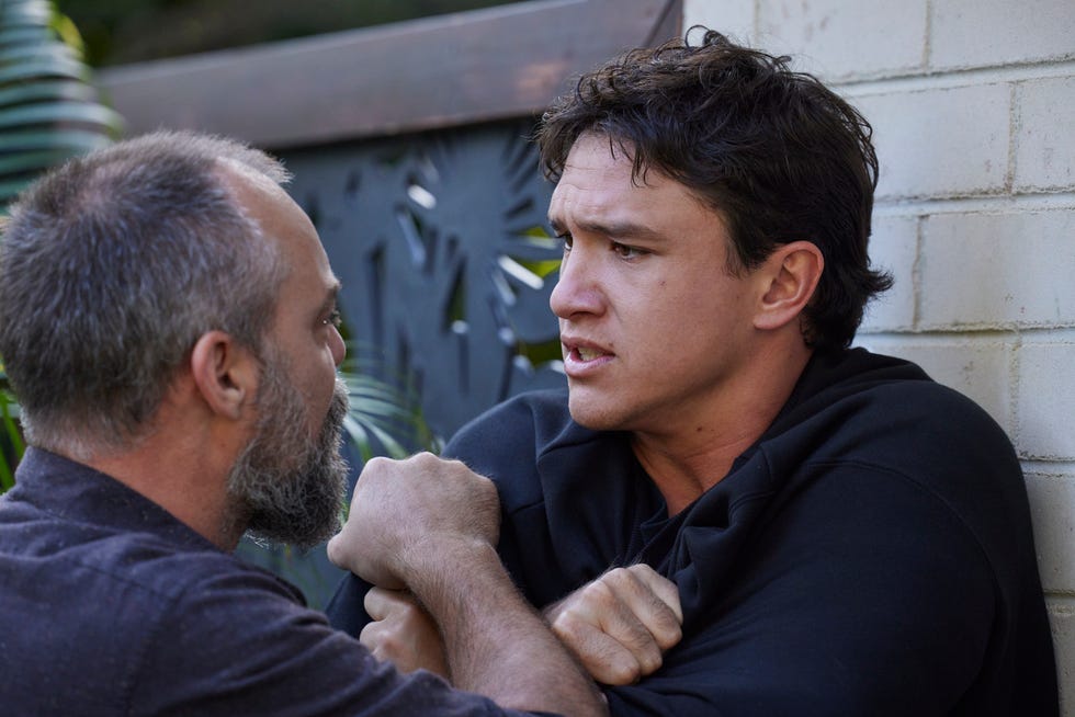 carl hayes attacks perri hayes in home and away