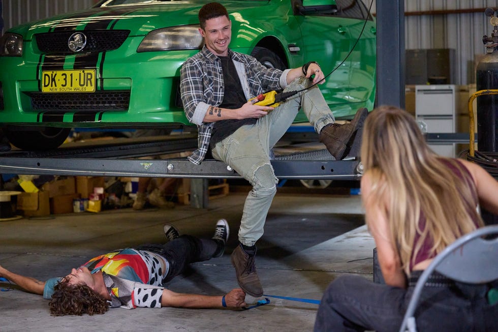 gage reynolds' revenge terrifies theo poulos, lacey miller and sonny baldwin in home and away