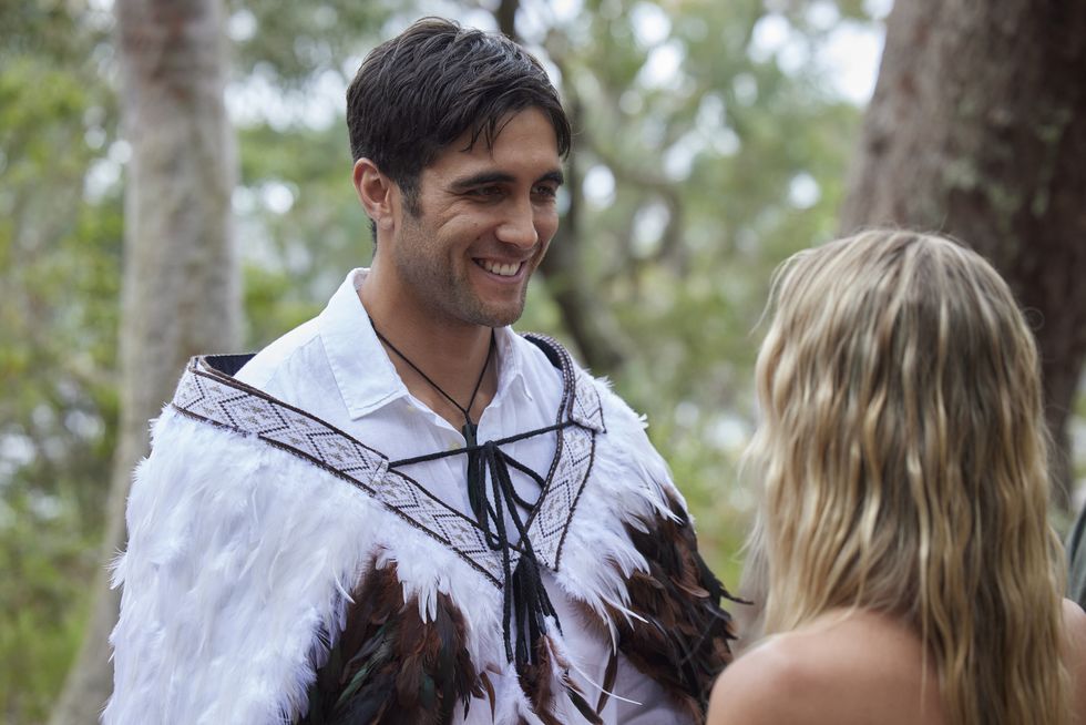 felicity newman and tane parata's wedding in home and away