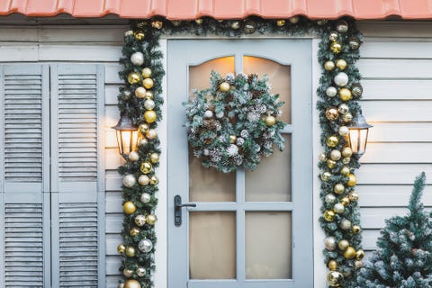 30+ Christmas Window Decor Ideas - Holiday Window Decorations