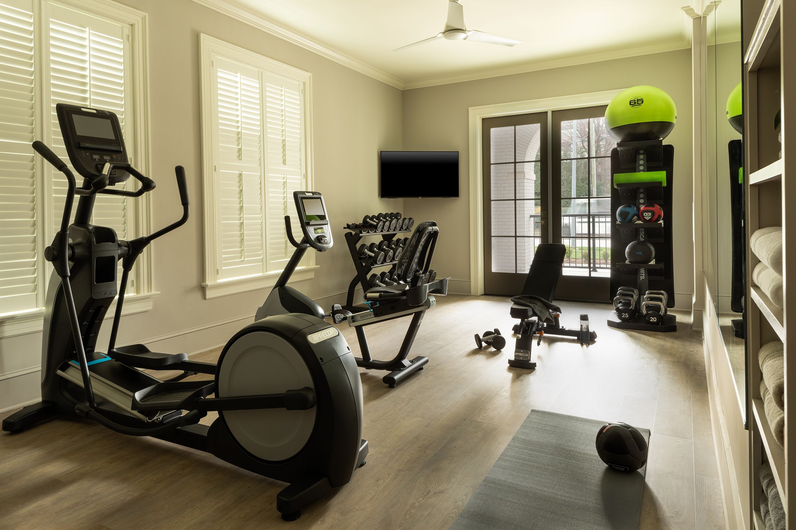 The Best Home Gym Hacks for Small Spaces  Gym room at home, Workout room  home, Home gym decor
