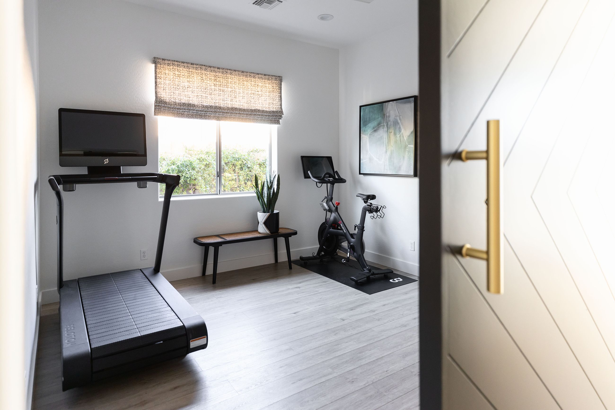 Stay Fit Indoors: How to Create that Perfect Small Home Gym