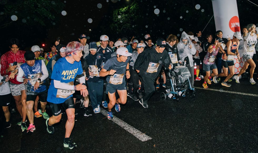 a group of people running