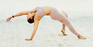 yoga para vientre plano