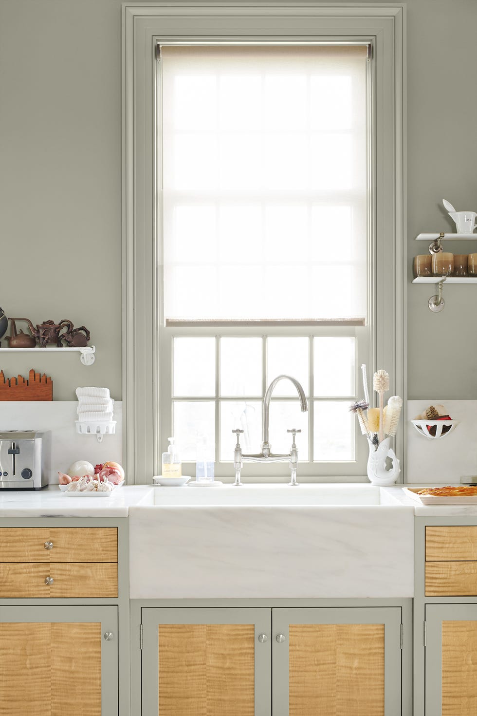 marble farmhouse sink in martha stewart's kitchen
