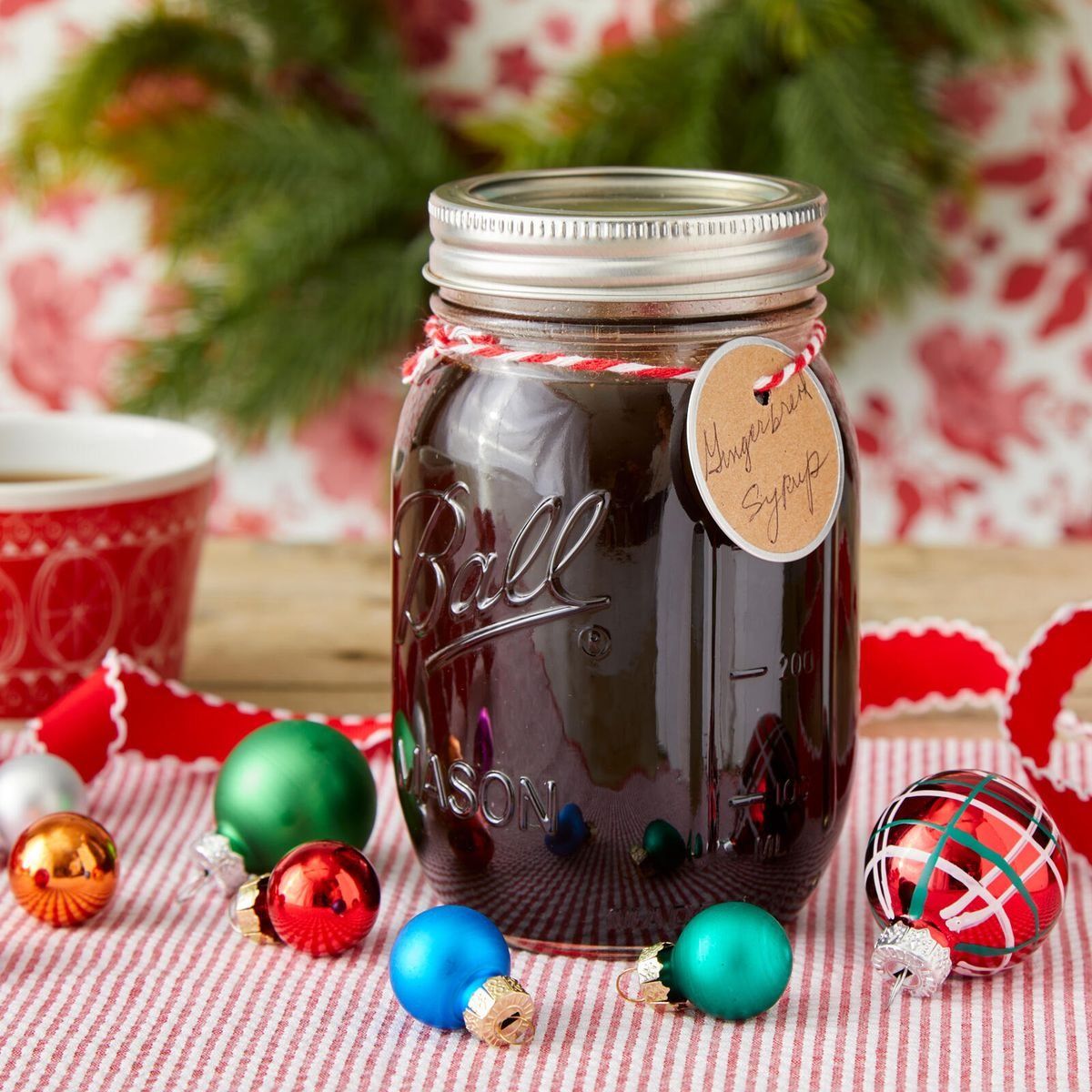 https://hips.hearstapps.com/hmg-prod/images/homemade-christmas-food-gifts-gingerbread-spiced-syrup-65664f2bad9c0.jpeg