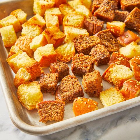 the pioneer woman's easy homemade croutons