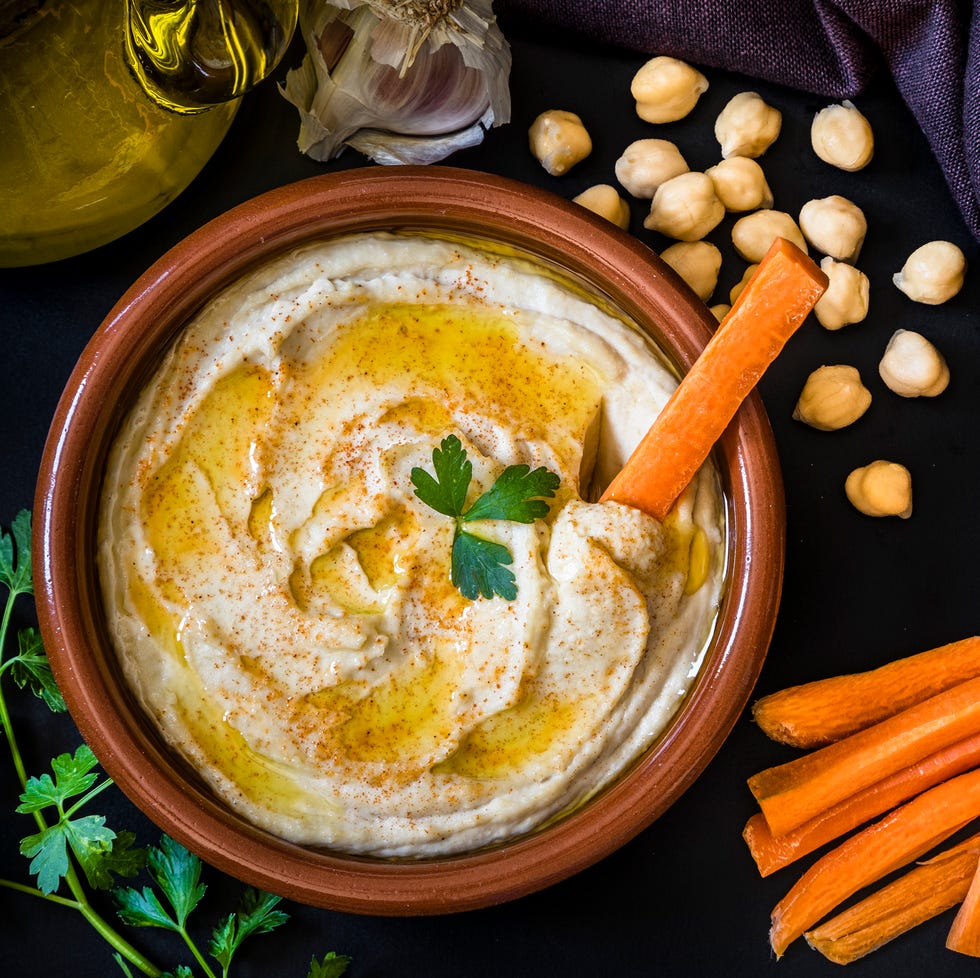 healthy snacks for weight loss   homemade hummus with carrot sticks