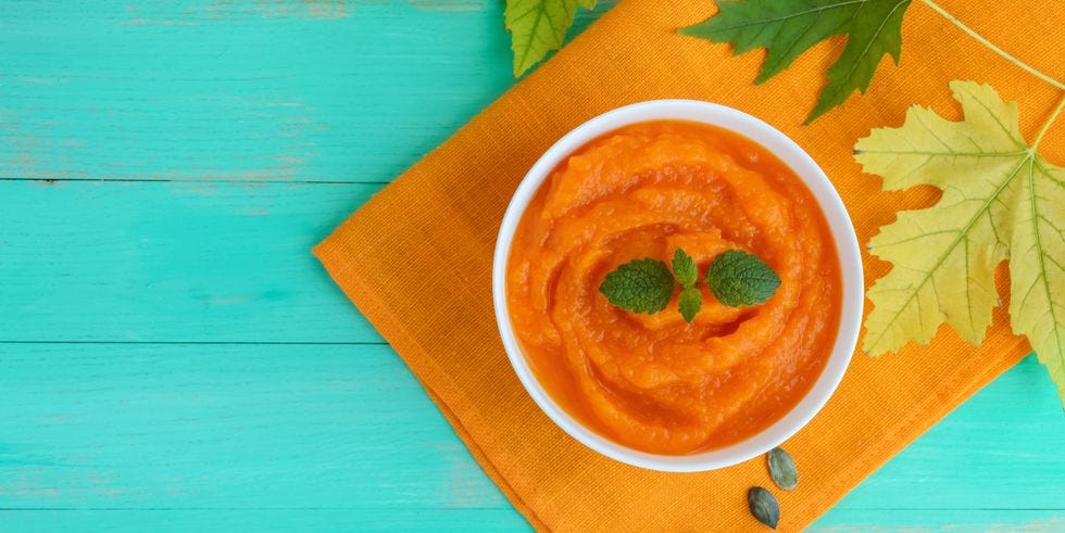 a bowl of pumpkin puree