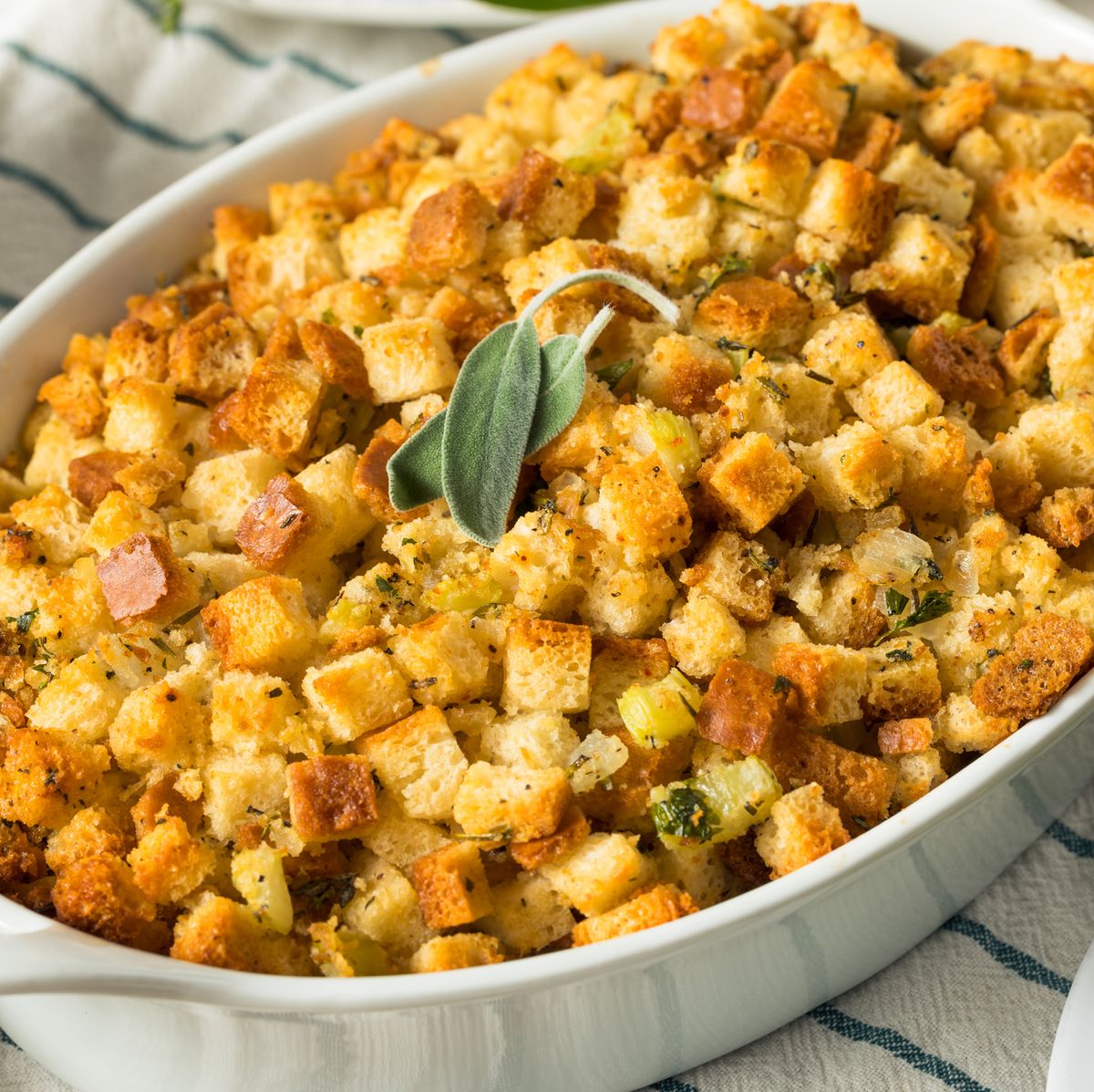Stuffing And Dressing Differences - Stuffing vs. Dressing