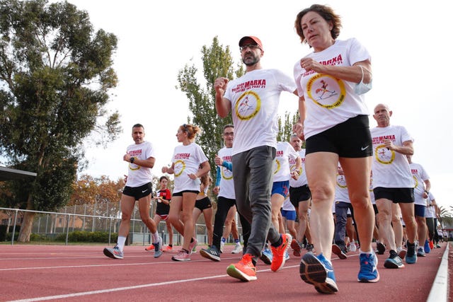 marchadores como chuso garcía bragado, dani plaza y mari cruz valentí masana han participado en el homenaje póstumo al marchador jordi llopart en las pistas moisès llopart en el prat del llobregat