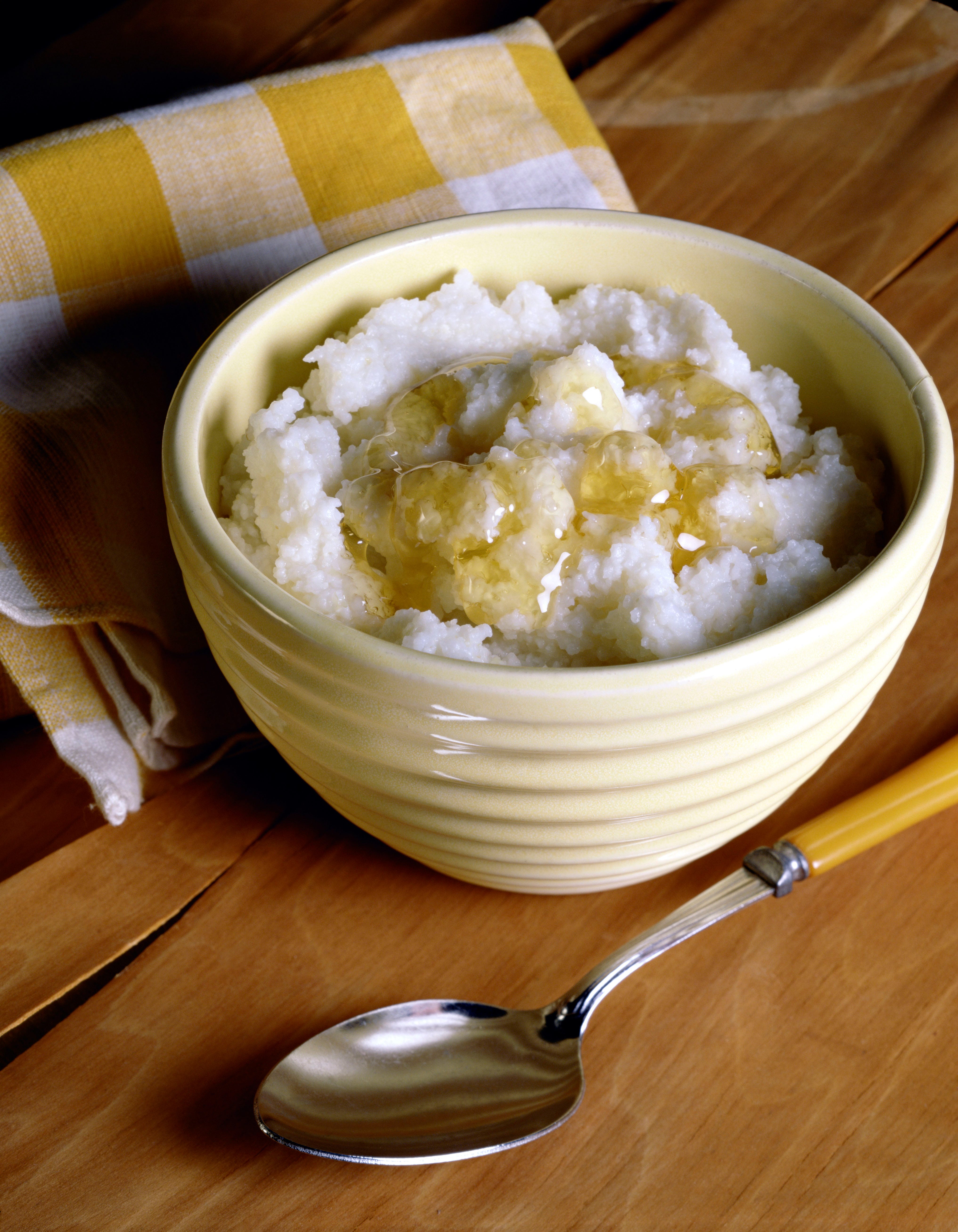 Hominy grits with honey
