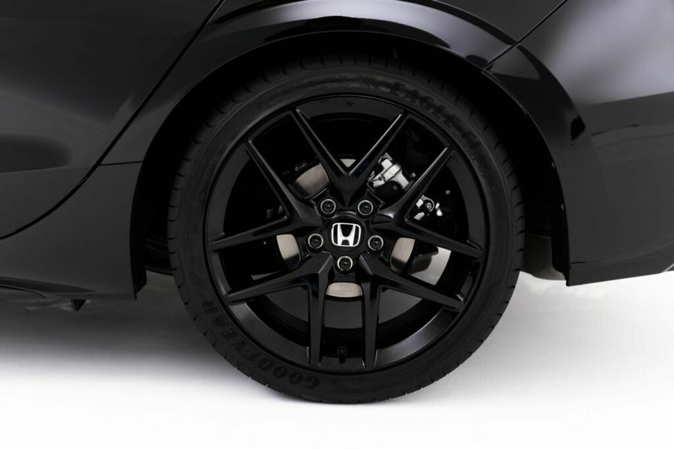honda-civic-rs-2024-3-65a3f38452a77.jpg