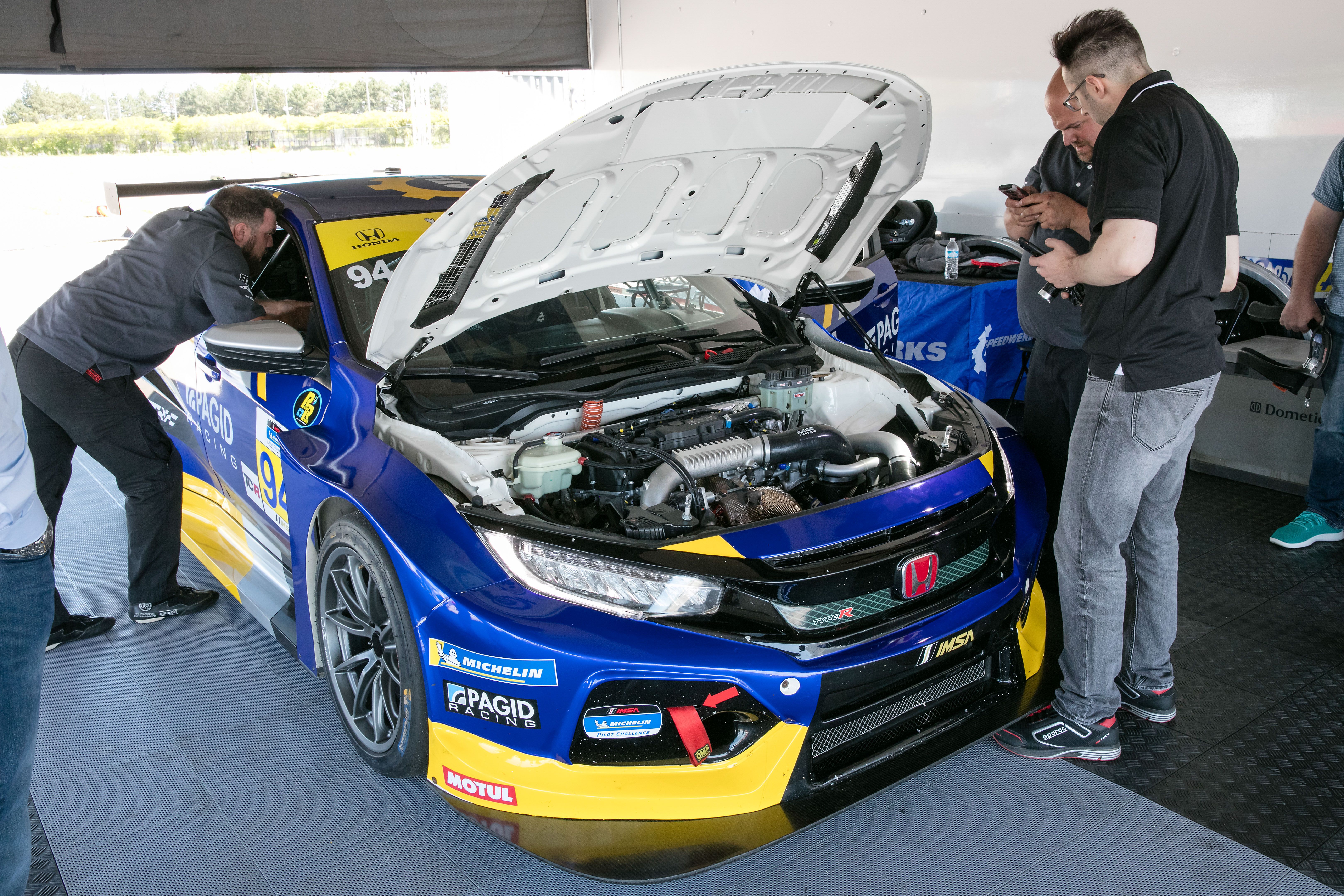 2019 Honda Civic Type R TCR race car. What it's like to drive.