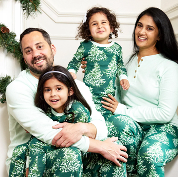 oprahs favorite things honest company family pajamas family in matching holiday pajamas posed together