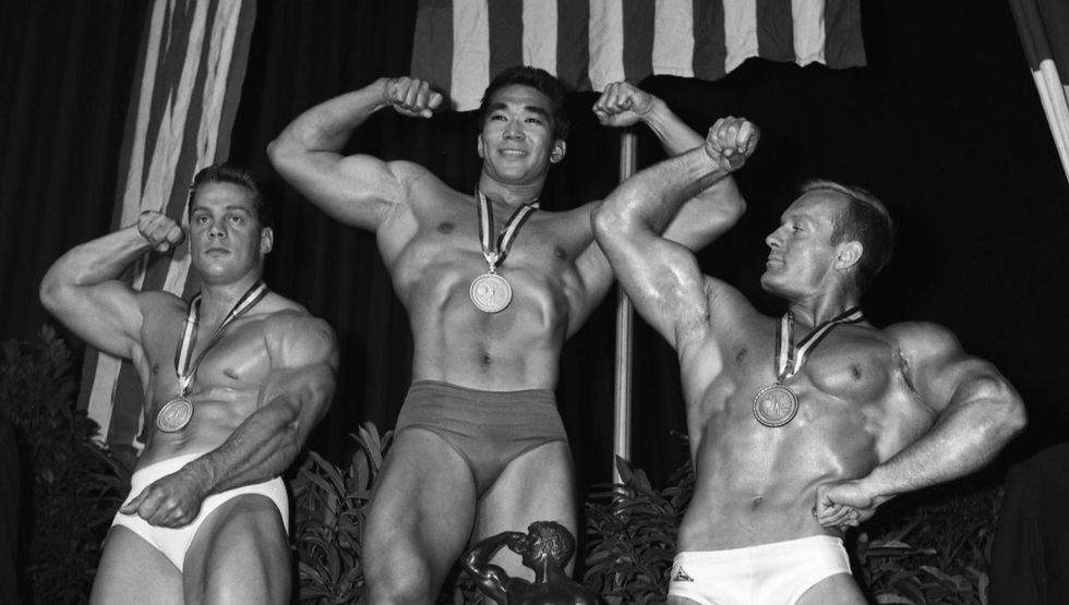 日系アメリカ人の 元オリンピック金メダリスト、 トミー・コーノ氏を讃える