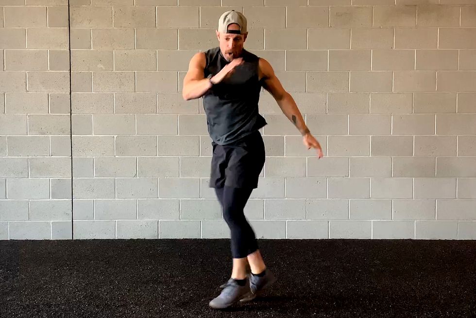How to Do the Lunge Exercise and Variations for a Leg Day Workout