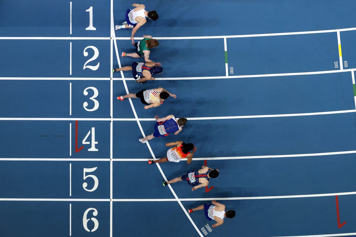 preview for ¿Qué diferencia al atletismo en pista cubierta?