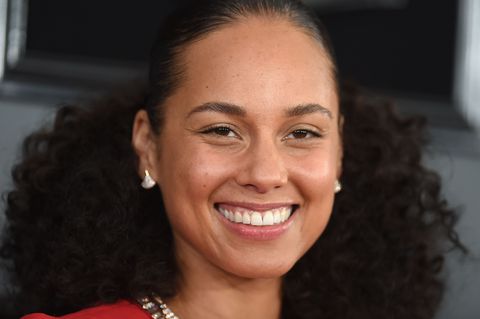 Alicia Keys no-makeup look at 2019 Grammys red carpet 