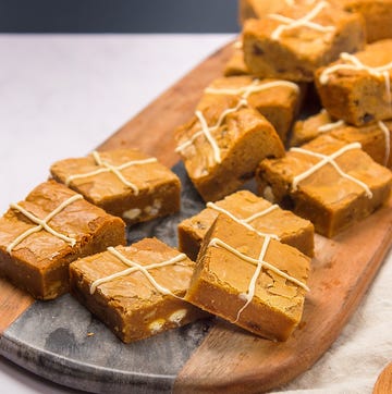 Easter cake: Hot cross bun blondies hot cross bun blondies