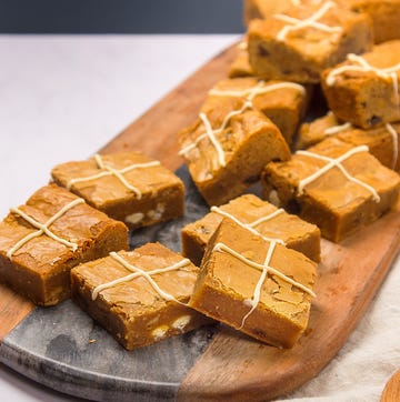 hot cross bun blondies