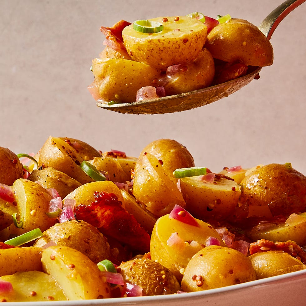 potato salad with chopped onions and bacon