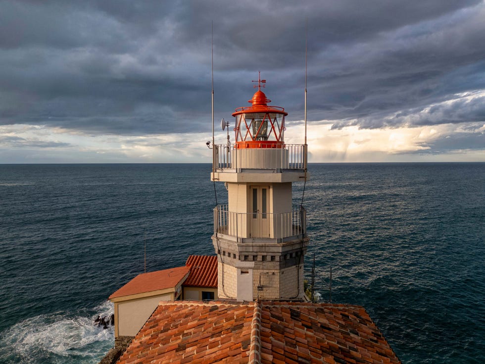hotel boutique faro de cudillero