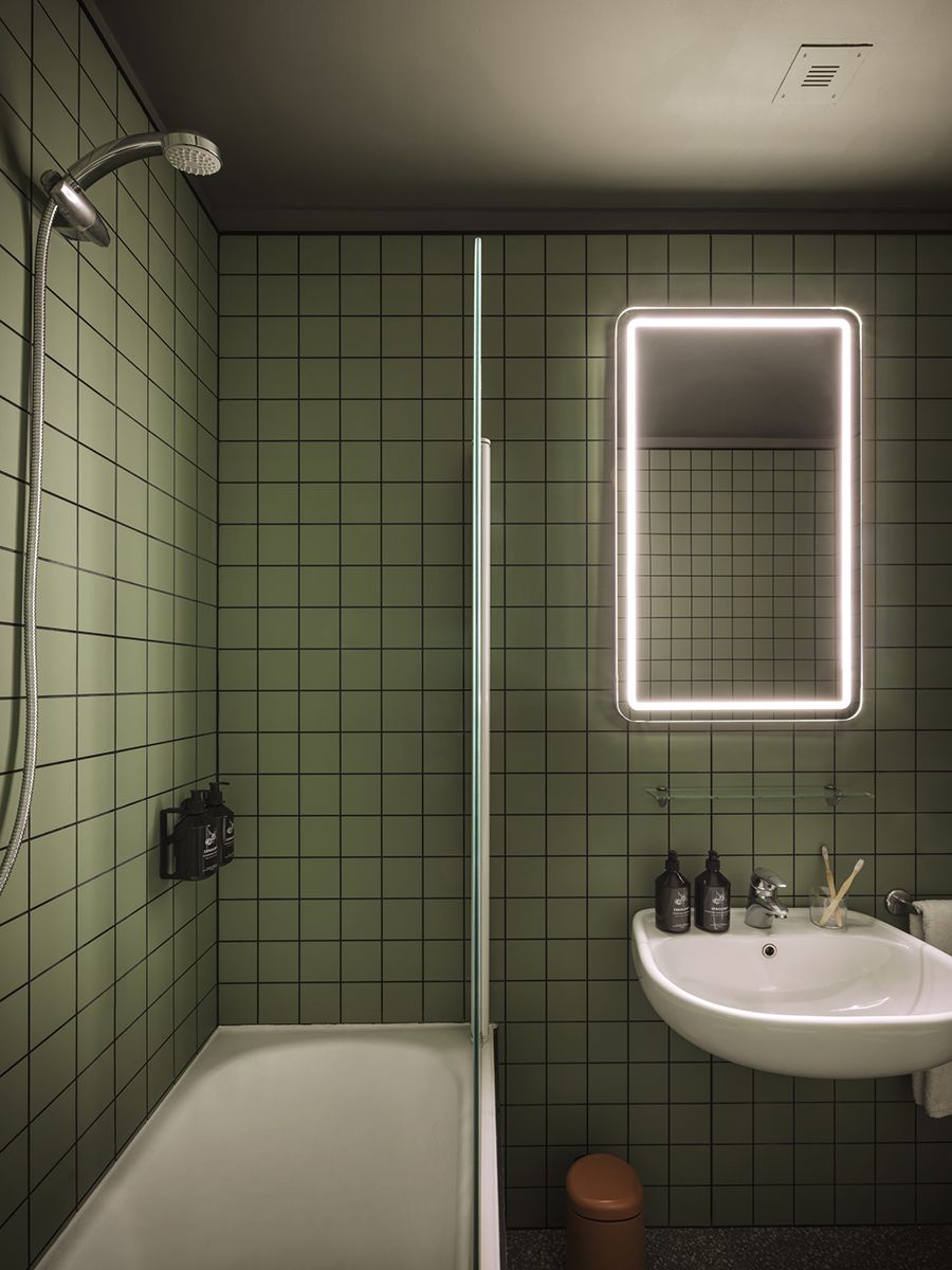 Los espejos para el baño más espectaculares con almacenaje extra para  aprovechar al máximo el espacio