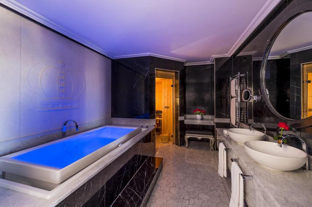 Master Suite with Jacuzzi on the Terrace - Princess Hotels - Barcelona