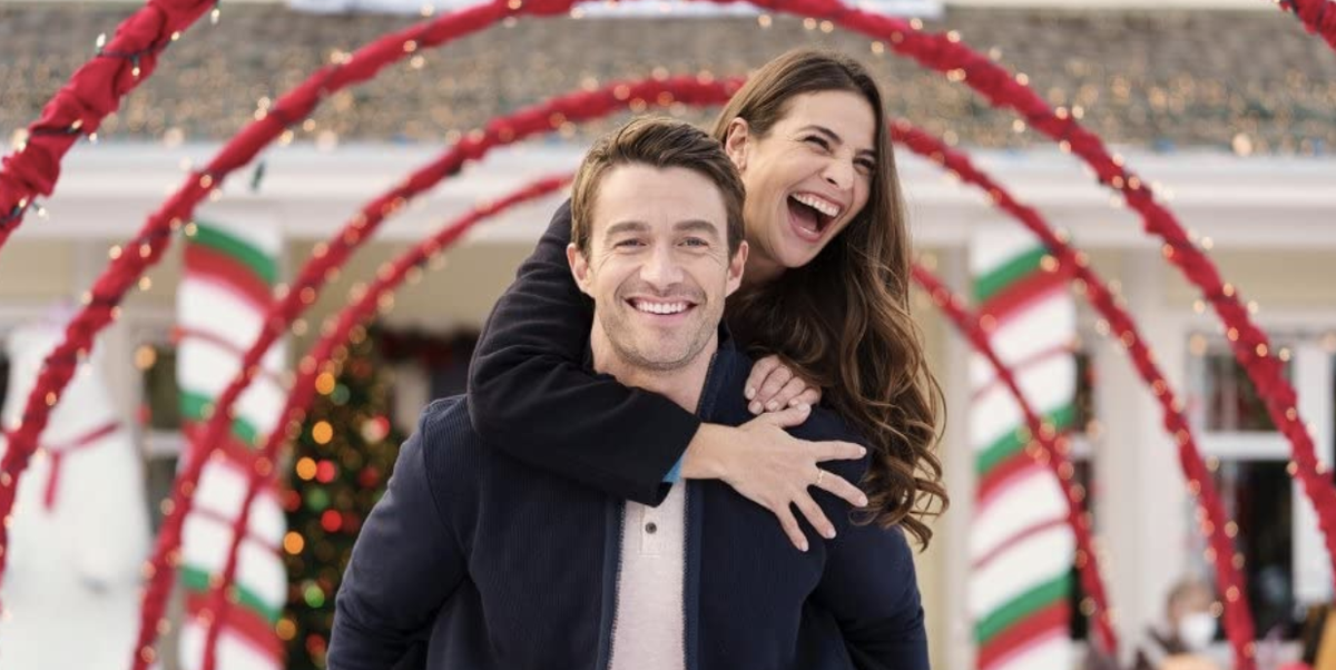 The Love Hard Cast Finds Out Which Classic Holiday Couple They Really Are  