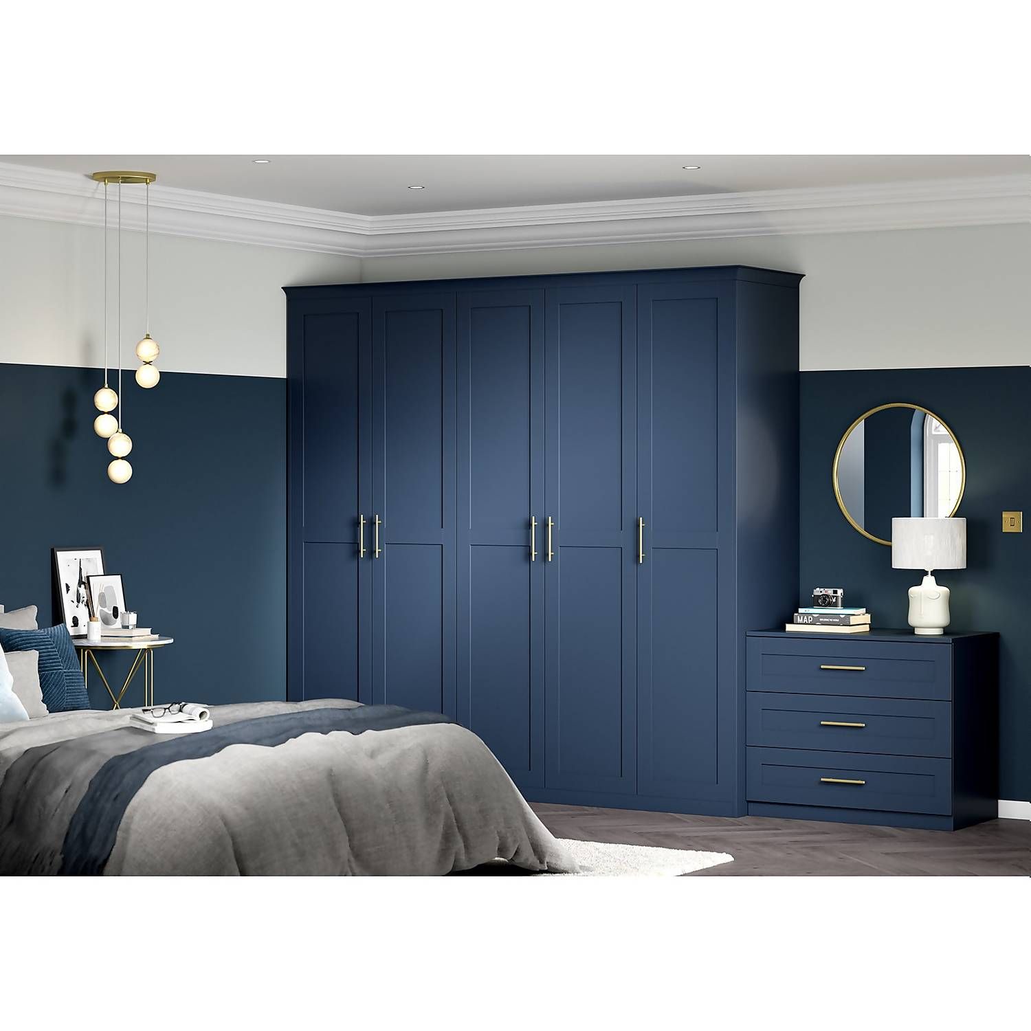 https://hips.hearstapps.com/hmg-prod/images/house-beautiful-fitted-wardrobe-1671834574.jpg