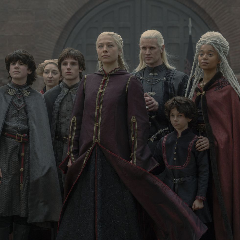 elliot grihault, harry collett, emma d'arcy, matt smith and phoebe campbell in house of the dragon season 1 episode 8