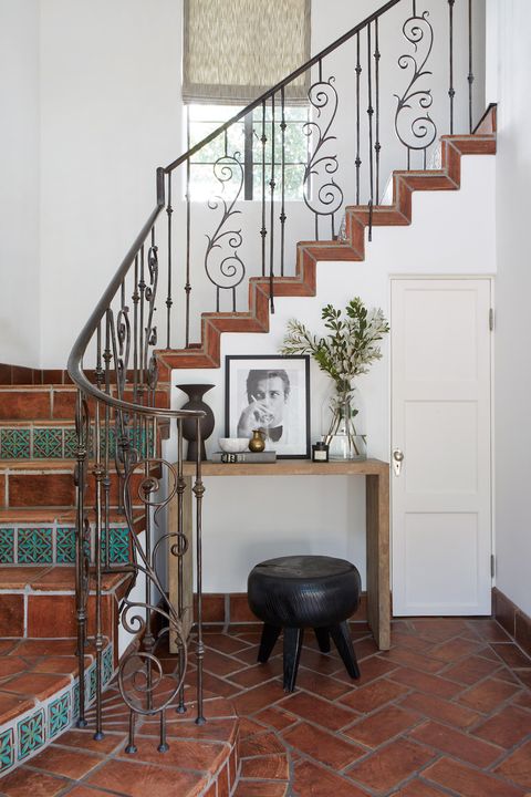 Stairs, Room, Property, Furniture, Interior design, Handrail, Building, Iron, Wall, House, 
