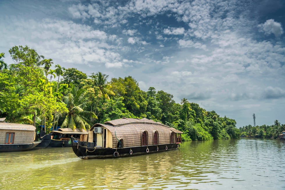Houseboat cruise in Kumarakom