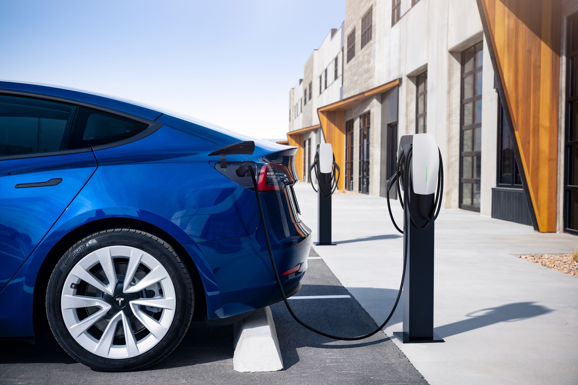 How fast do electric vehicles deals charge