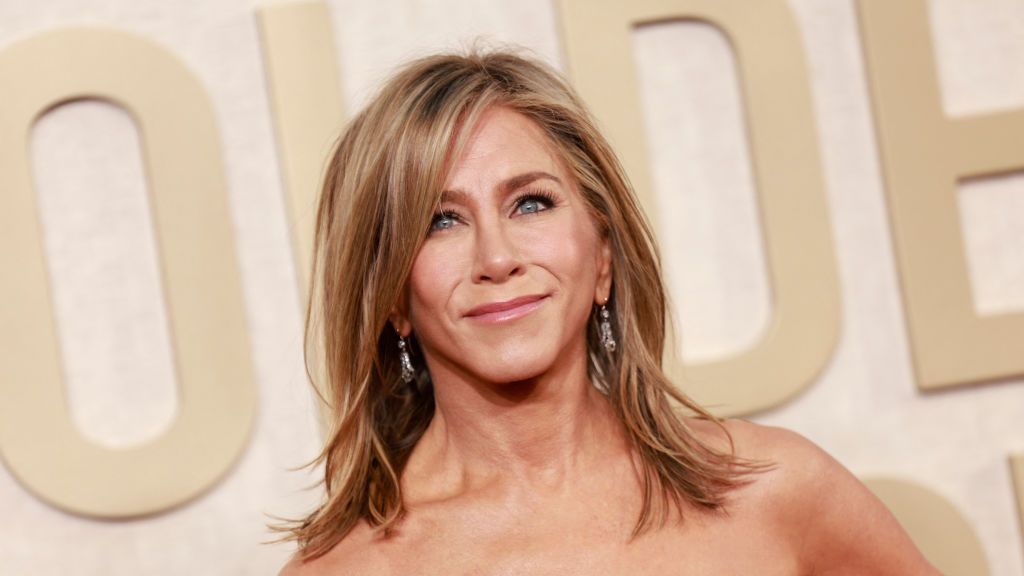 preview for Jennifer Aniston's fresh bob haircut just got a curly textured makeover
